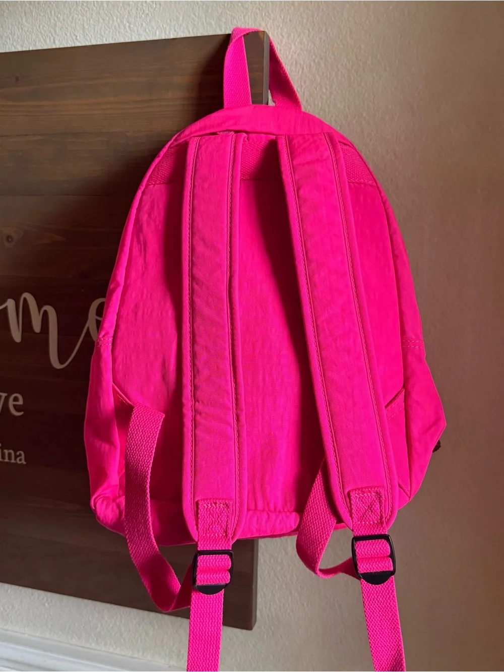 Kipling vivid hot